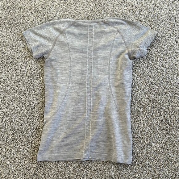 Lululemon Bundle Women's Sz 8 Swiftly Tech Racerback Tank Short Sleeve Tee - Picture 4 of 12